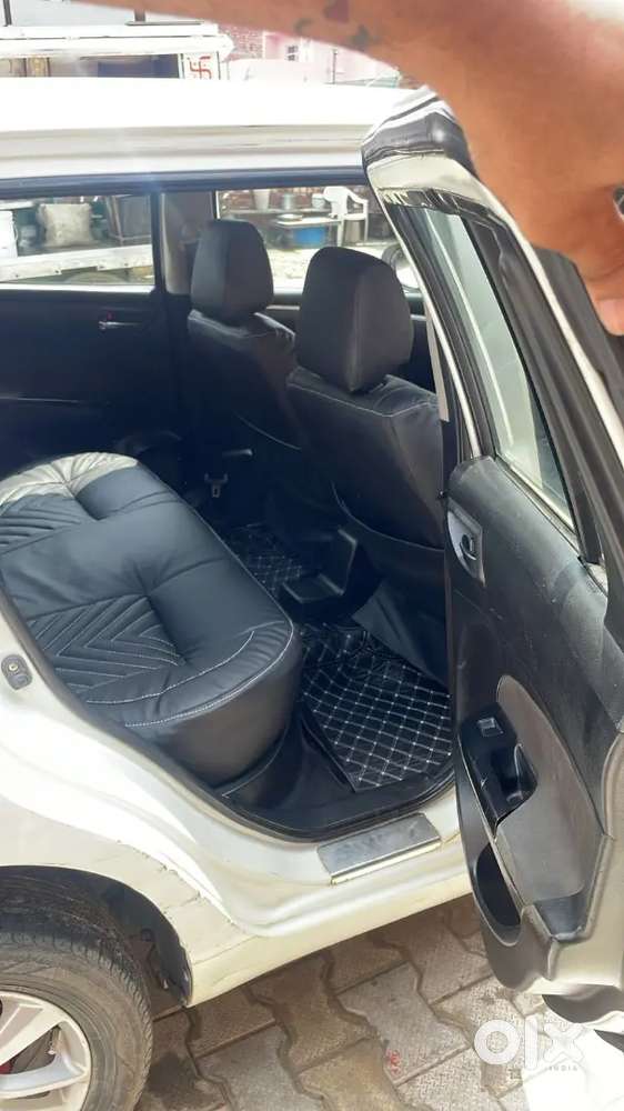 Swift Maruti Suzuki 2012
