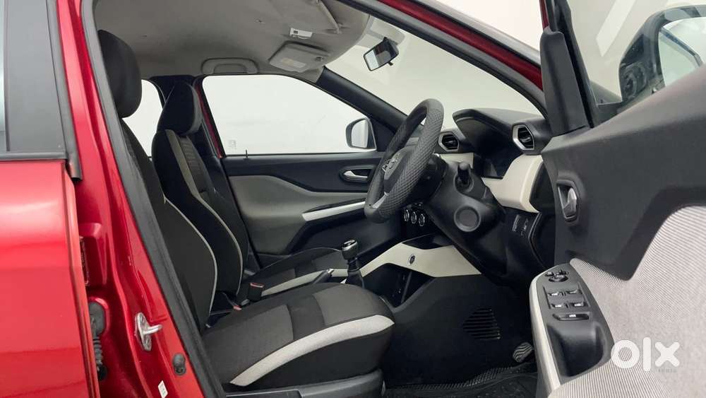 Nissan Magnite 1.0 Xv, 2023, Petrol