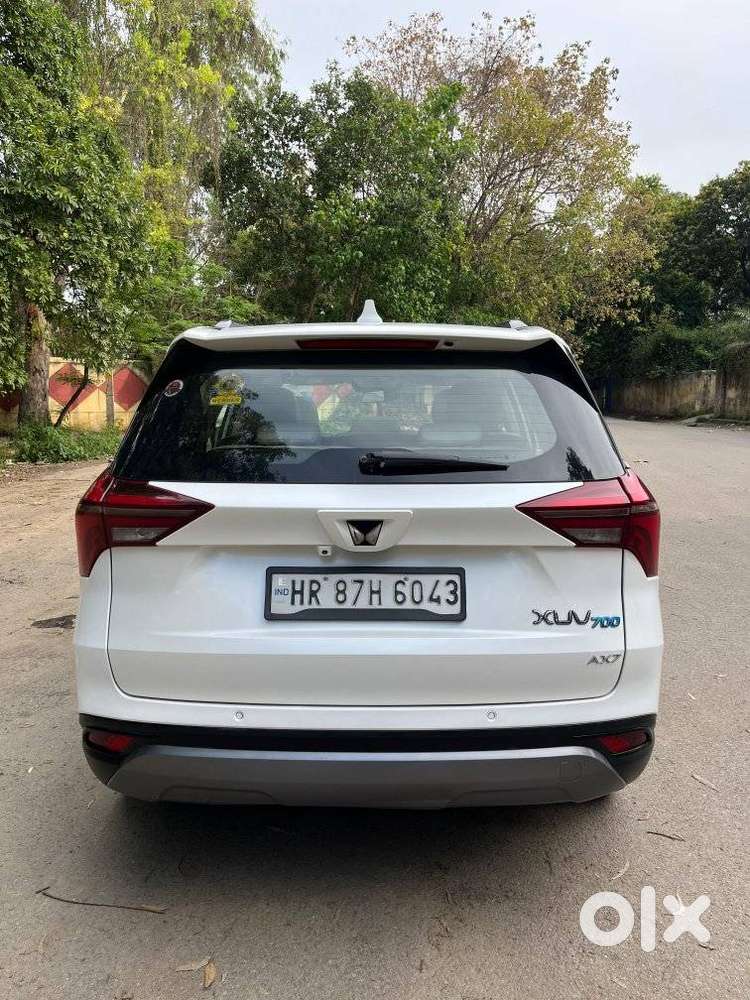 Mahindra Xuv700 2.0 Ax 7 Petrol Mt Str, 2022, Petrol
