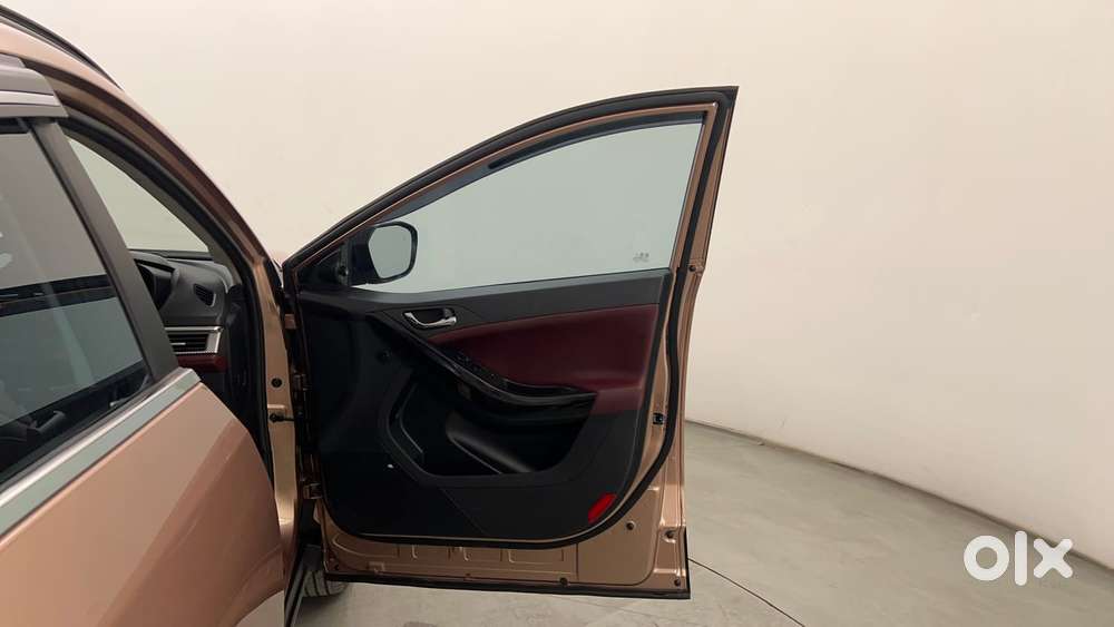 Tata Curvv S 1.2 Hyperion Gdi Petrol 7dca, 2025, Petrol