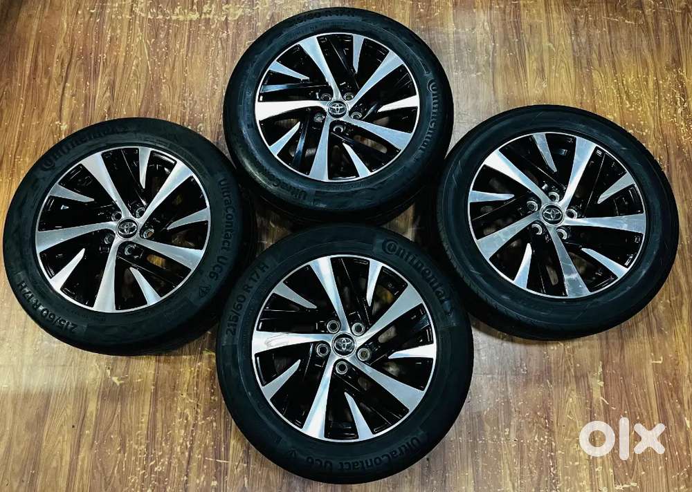 17inch Innova Crysta Zx Dual Tone OEM Alloys with Tyres set of 4