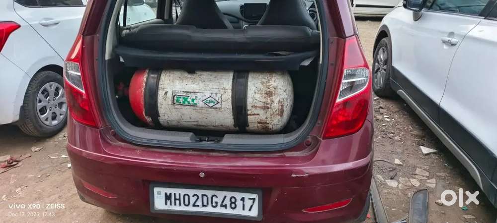 I10 Magna Cng+petrol