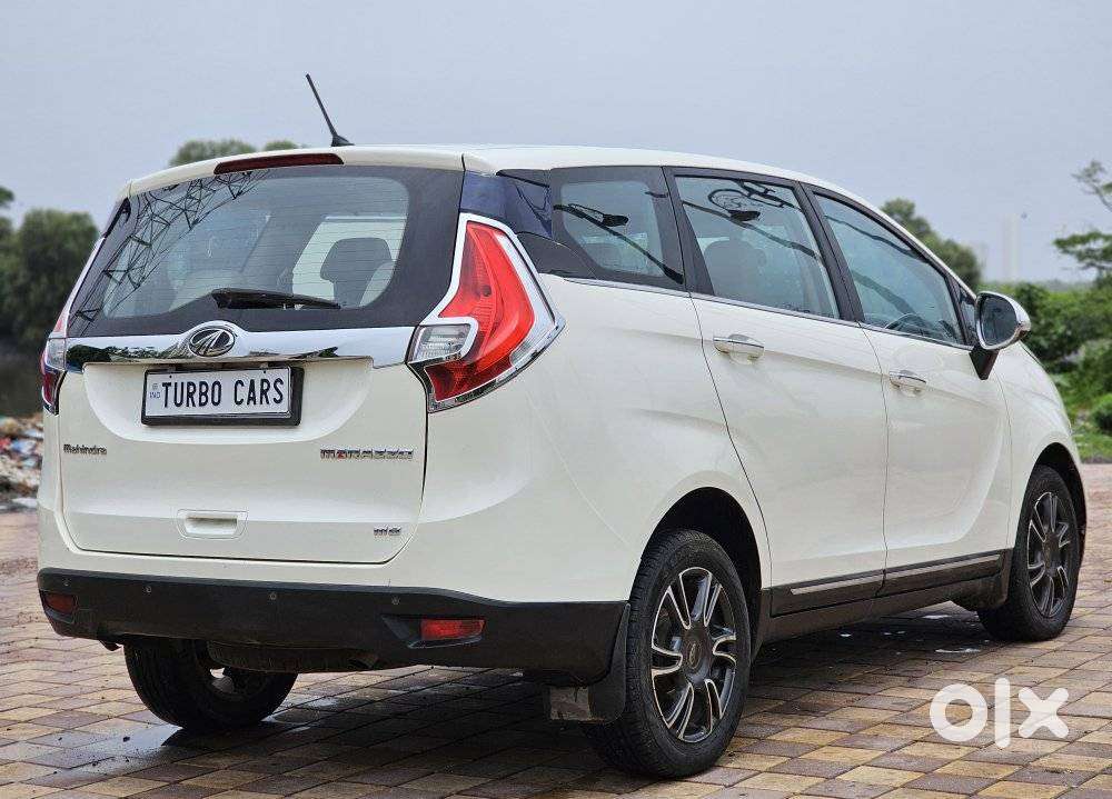 Mahindra Marazzo M8, 2018, Diesel