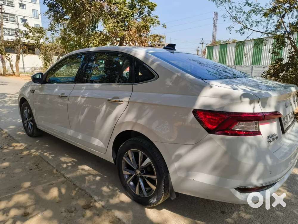 Skoda Slavia Style 1.0l Tsi At, 2022, Petrol