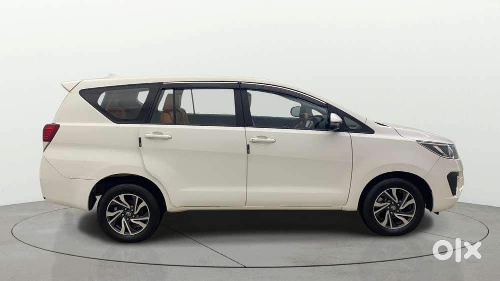 Toyota Innova Crysta 2.7 GX AT, 2022, Petrol