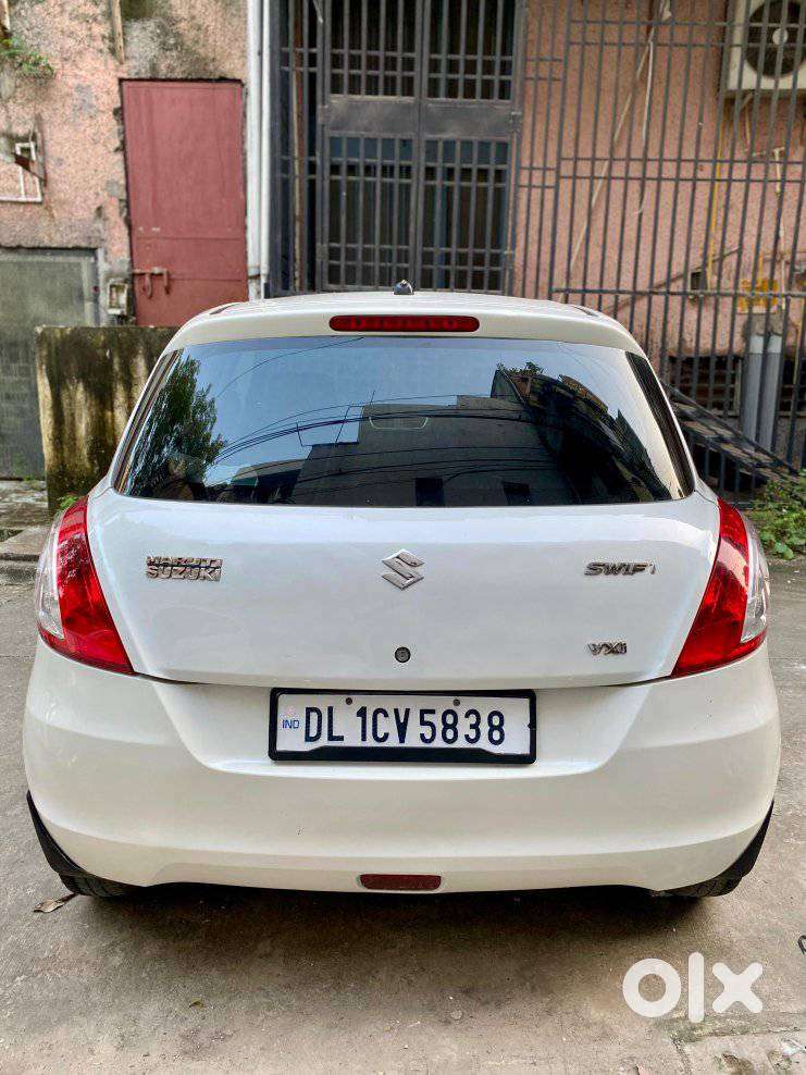 Maruti Suzuki Swift Vxi Abs Bsiv, 2016, Petrol