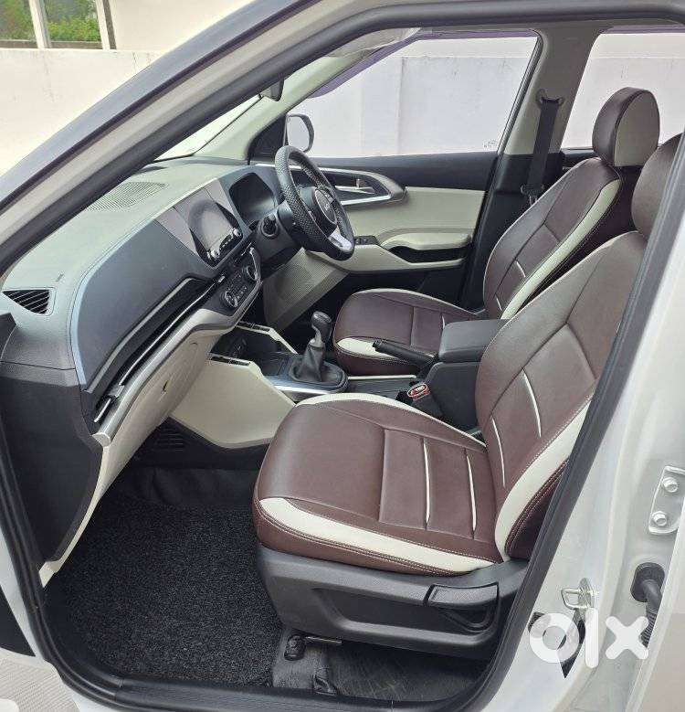 Kia Carens G 1.5 6mt Premium (o) 7-seater, 2024, Petrol