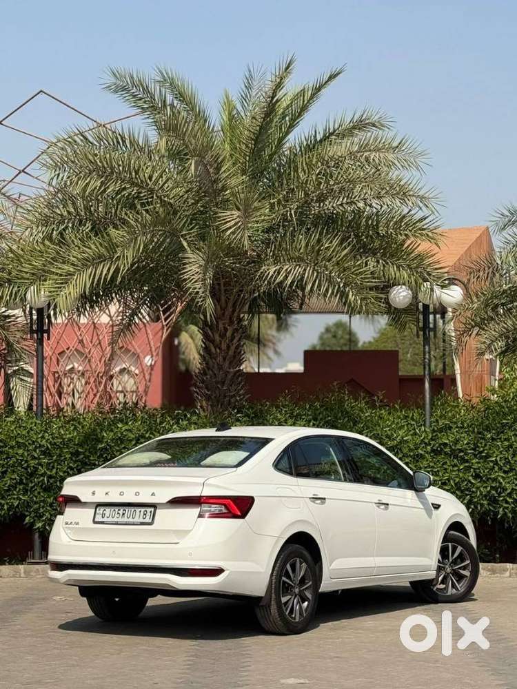 Skoda Slavia 1.0 Tsi Style At, 2023, Petrol