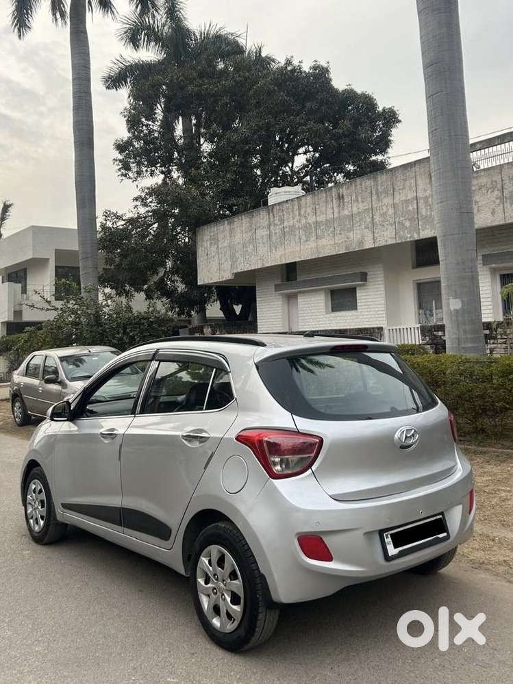 Hyundai Grand I10 Sportz, 2015, Petrol