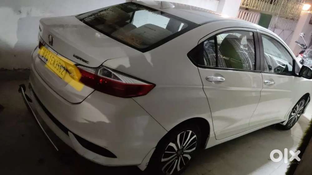 Honda City Diesel With Sunroof Well Maintained White Colour