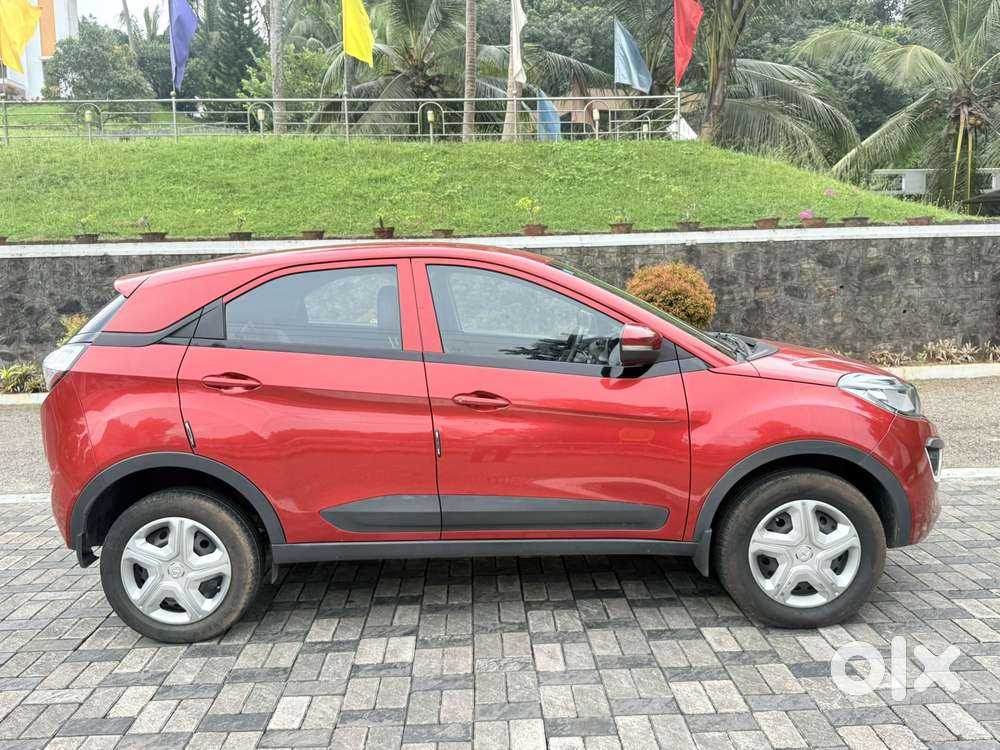 Tata Nexon 1.2 Revotron Xe, 2018, Petrol