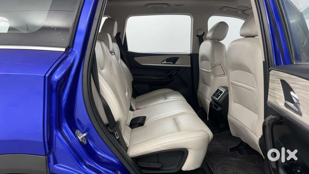 Mahindra Xuv700 2.2 Ax 7 Diesel At Luxury Pack Str, 2021, Diesel