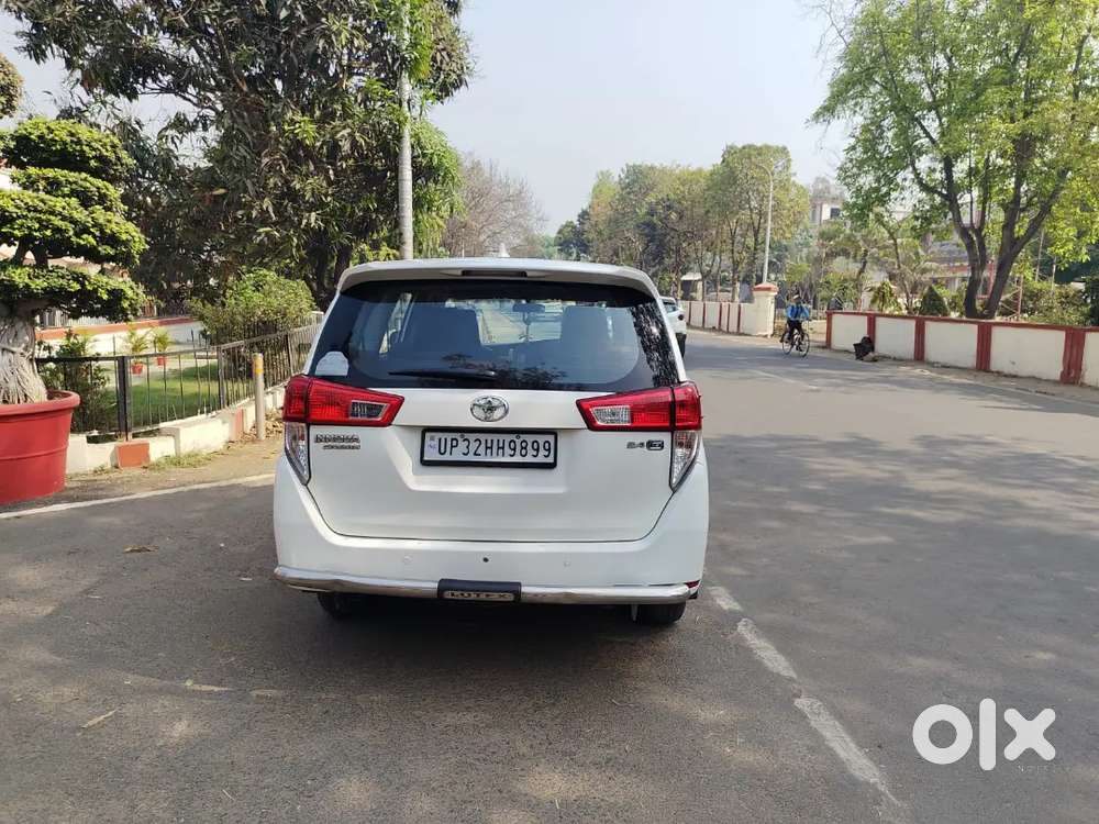 Toyota Innova Crysta 2016 Diesel 210000 Km Driven