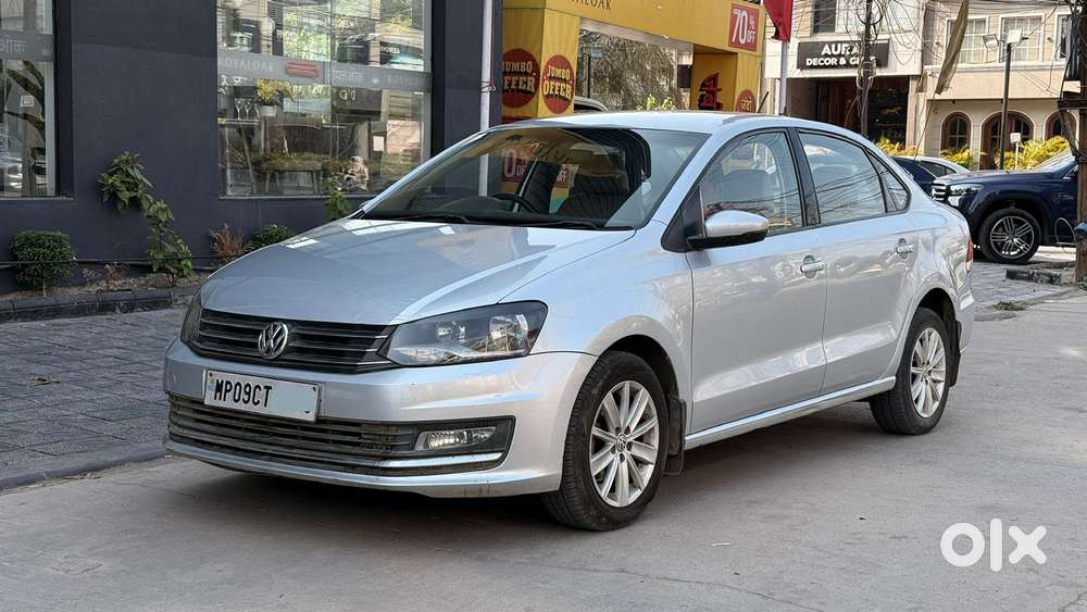 Volkswagen Polo Petrol Highline 1.2l, 2016, Petrol