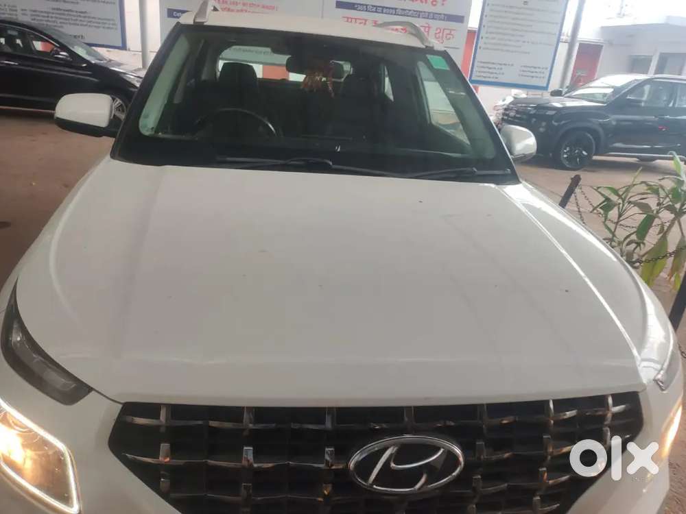 9 Lakh Me Venue Sx Diesel Car Sell, Govindpuri, City Center, Gwalior