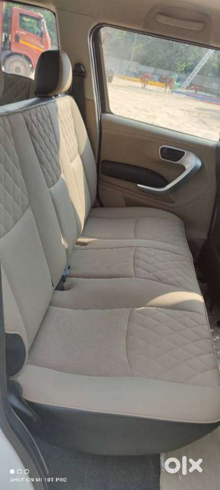 Mahindra Tuv 300 T10 Opt, 2018, Diesel
