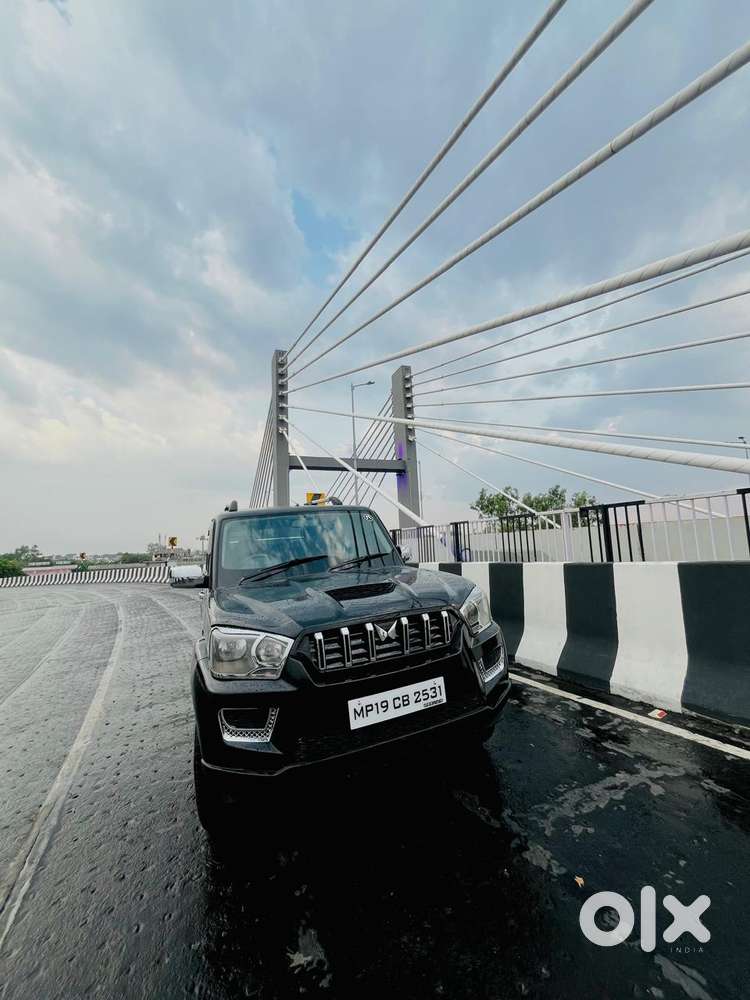 Mahindra Scorpio S6, 2015, Diesel