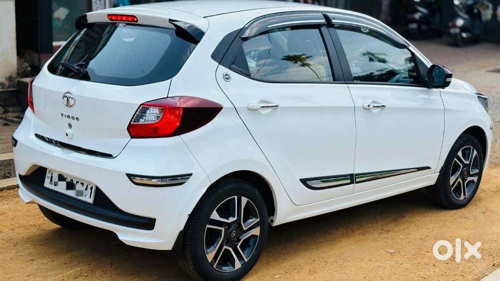 Tata Tiago 1.05 Revotorq Xz Plus Dualtone, 2023, Petrol