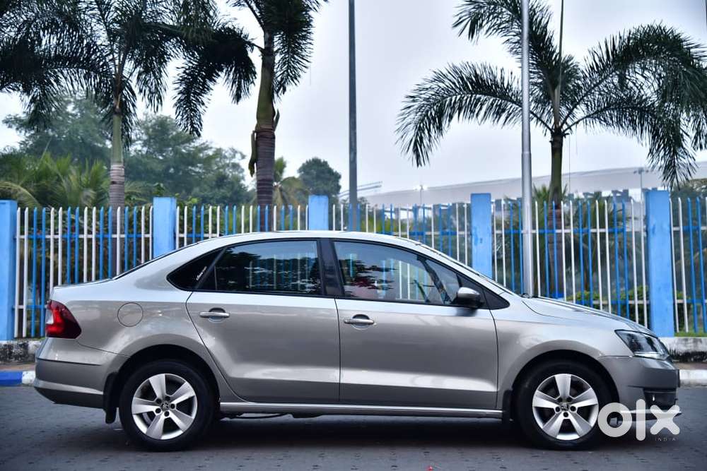Skoda Rapid [ ] 1.6 Style Plus Mpi At, 2017, Petrol