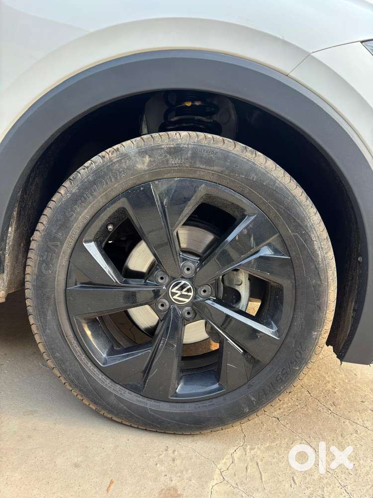 Volkswagen Taigun 1.0 Gt Line At, 2024, Petrol