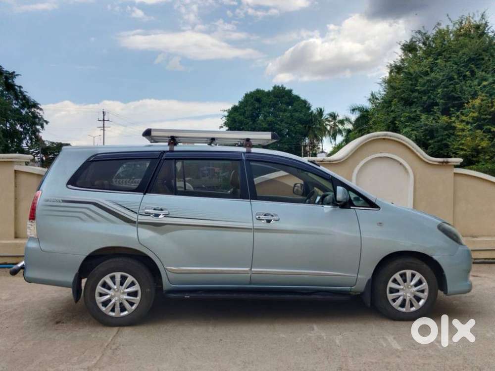 Toyota Innova 2.5 G (diesel) 8 Seater, 2011, Diesel