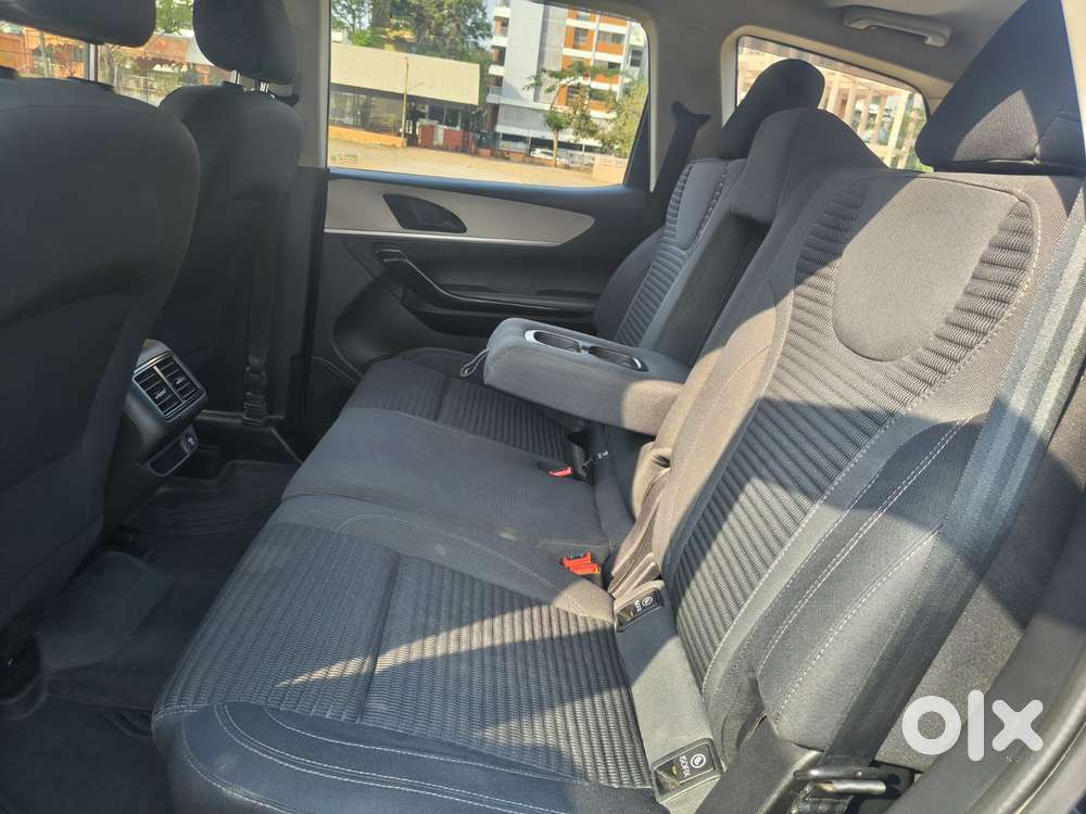 Mahindra Xuv700 2.2 Ax 5 Diesel At 7 Str, 2022, Diesel