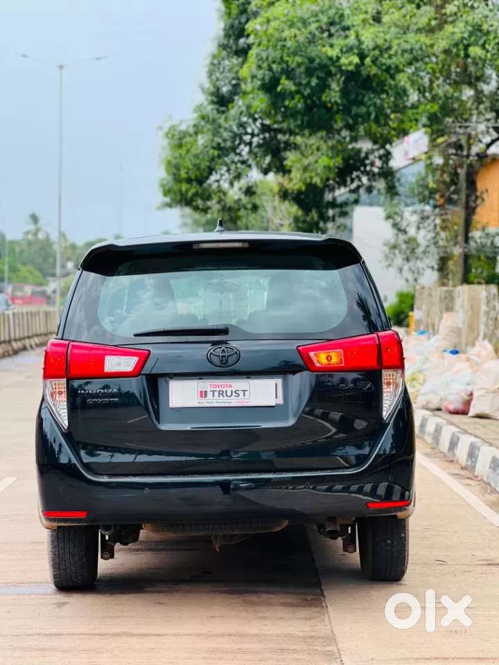 Toyota Innova Crysta [2020-ongoing] 2.4 Vx 7 Str, 2022, Diesel