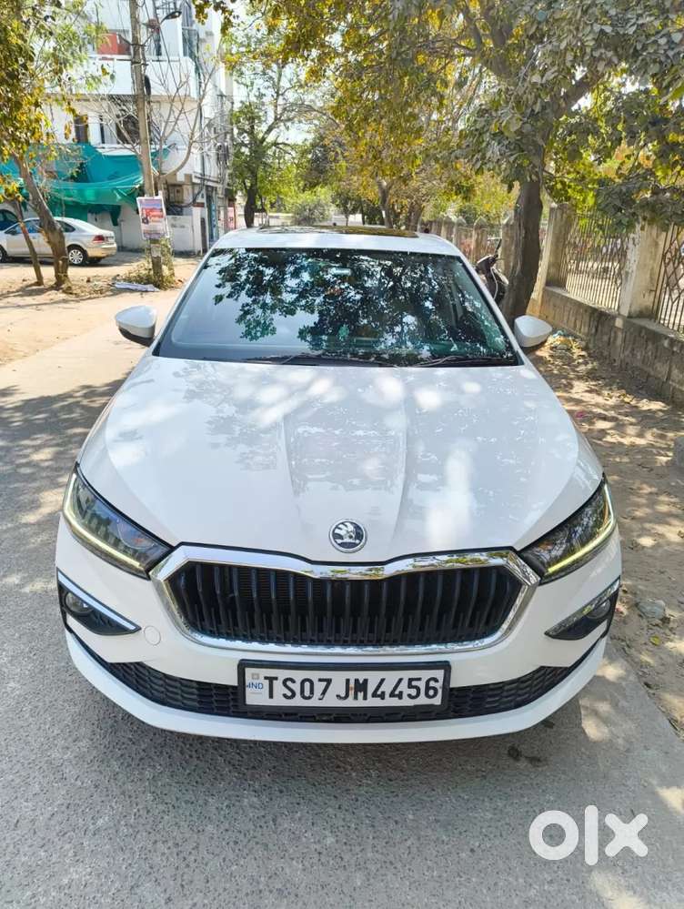 Skoda Slavia Style 1.0l Tsi At, 2022, Petrol
