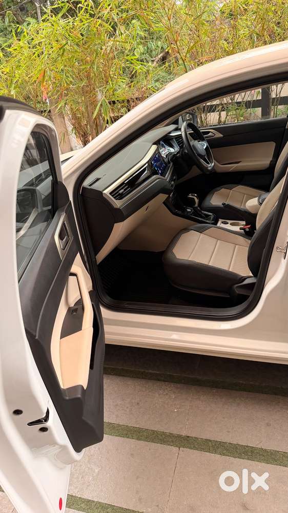 2023 Model Volkswagen Virtus Highline (1.0l Tsi At) Only 17,040 Km