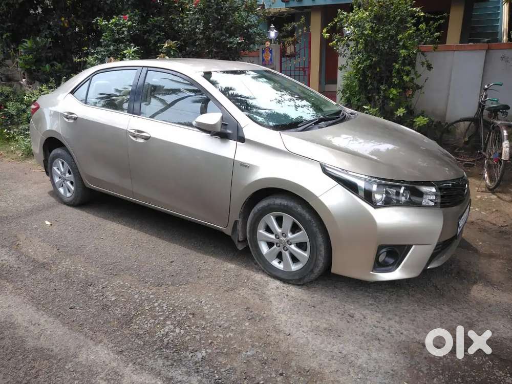 Toyota Corolla Altis 2015 Petrol Well Maintained