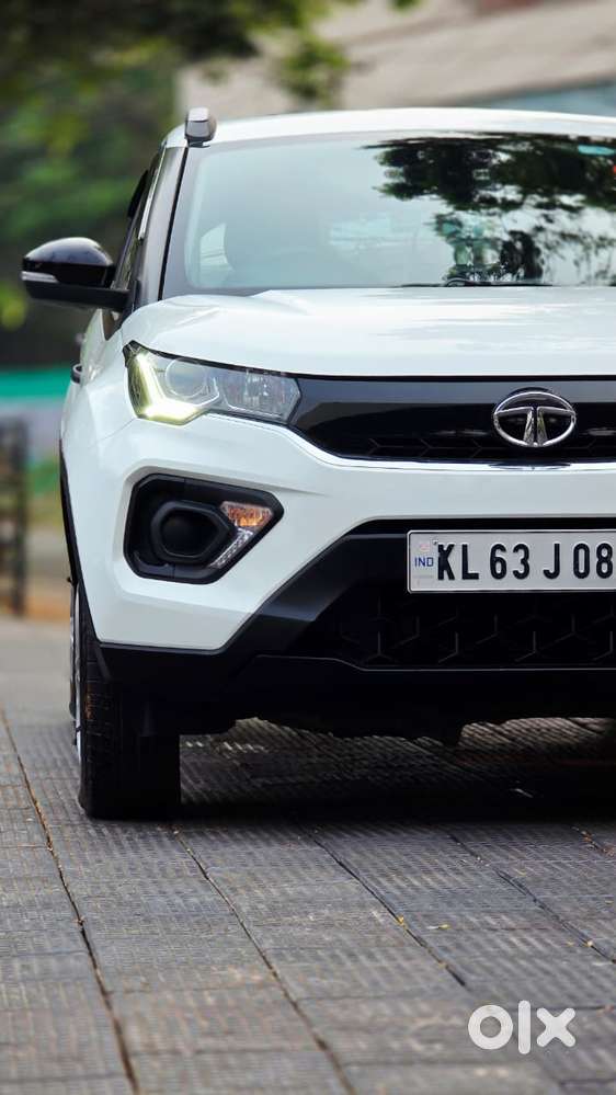 Tata Nexon 1.5 Revotorq Xma Plus (s) Amt, 2022, Petrol