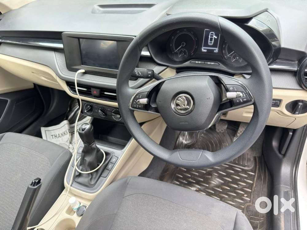 Skoda Slavia Style 1.0l Tsi Mt, 2024, Petrol