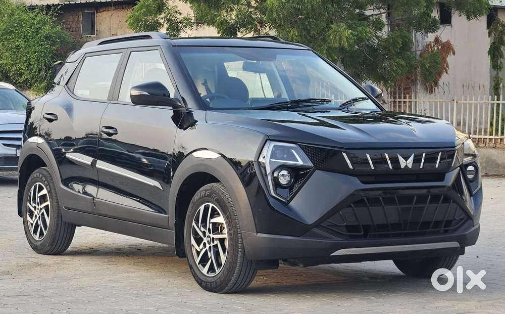 Mahindra Xuv 3xo Ax5 Pm Mt, 2024, Petrol