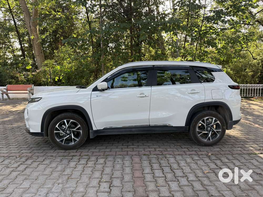 Toyota Urban Cruiser Hyryder V Hybrid Aero Edition, 2025, Petrol