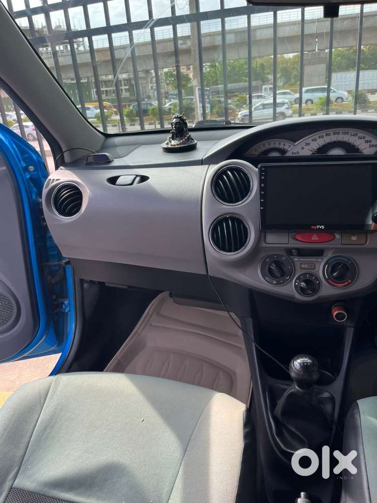 Toyota Etios LIVA 2011