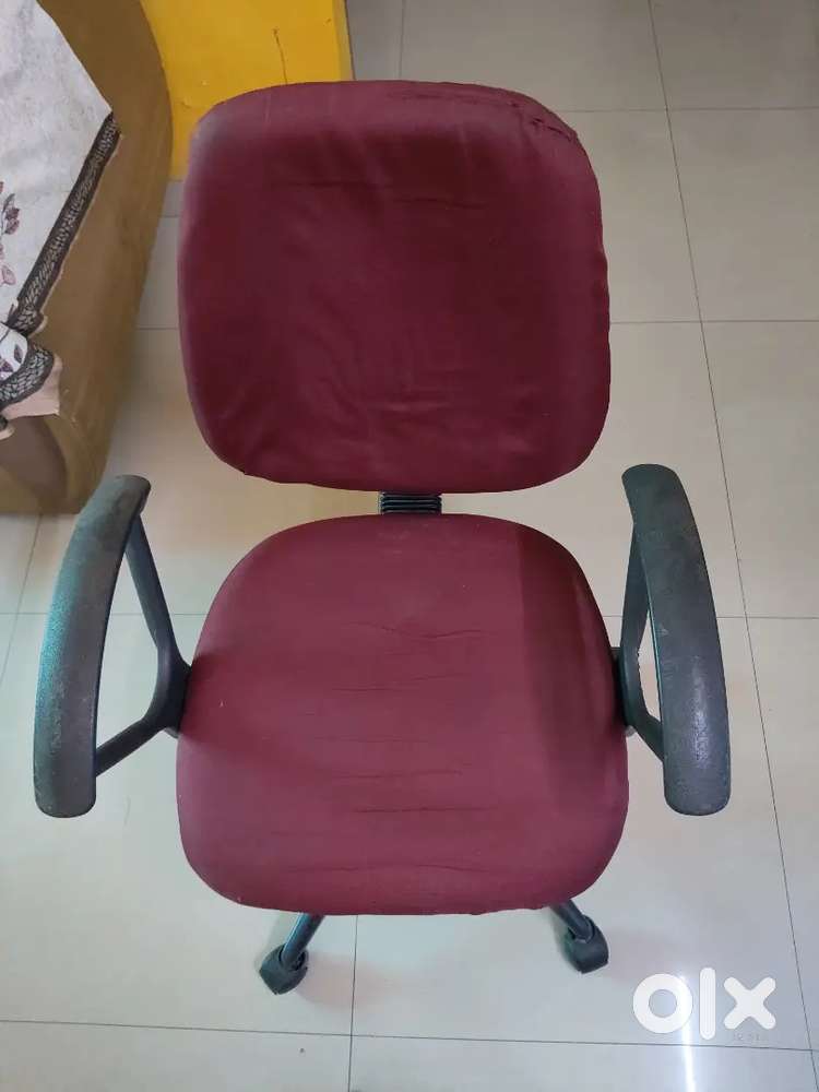 Revolving chair