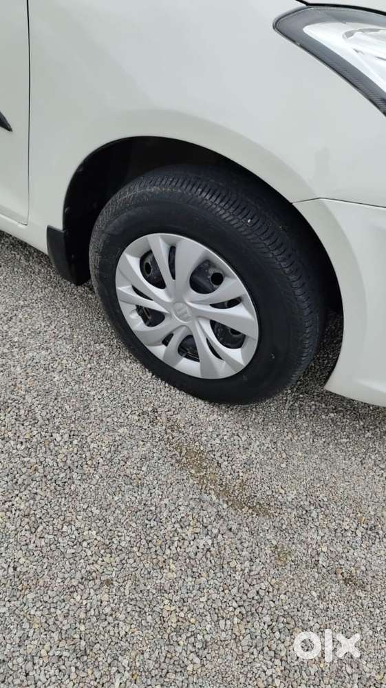 Maruti Suzuki Swift Dzire 1.2 Vxi Bsiv, 2015, Petrol