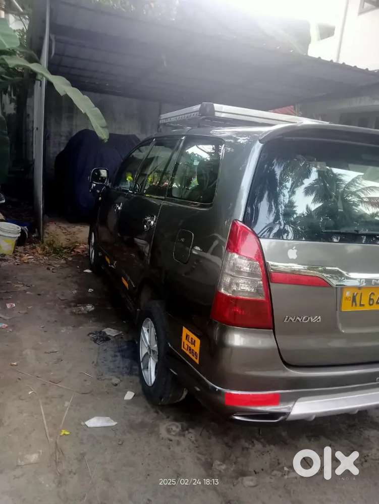Toyota Innova 2010 Model
