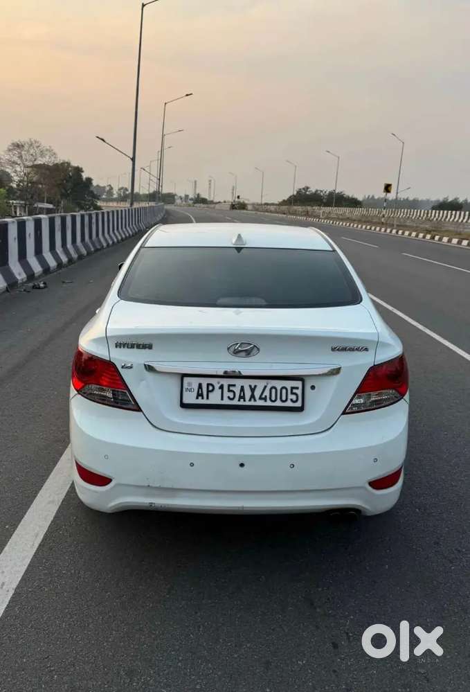 Hyundai Verna 2012 Diesel 98000 Km Driven