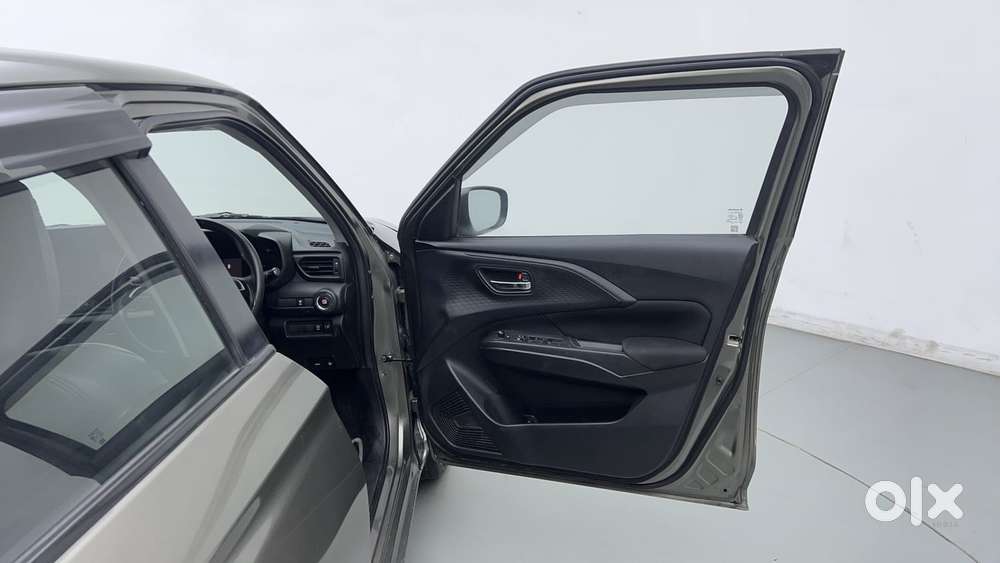 Maruti Suzuki Swift Vxi Optional, 2024, Petrol