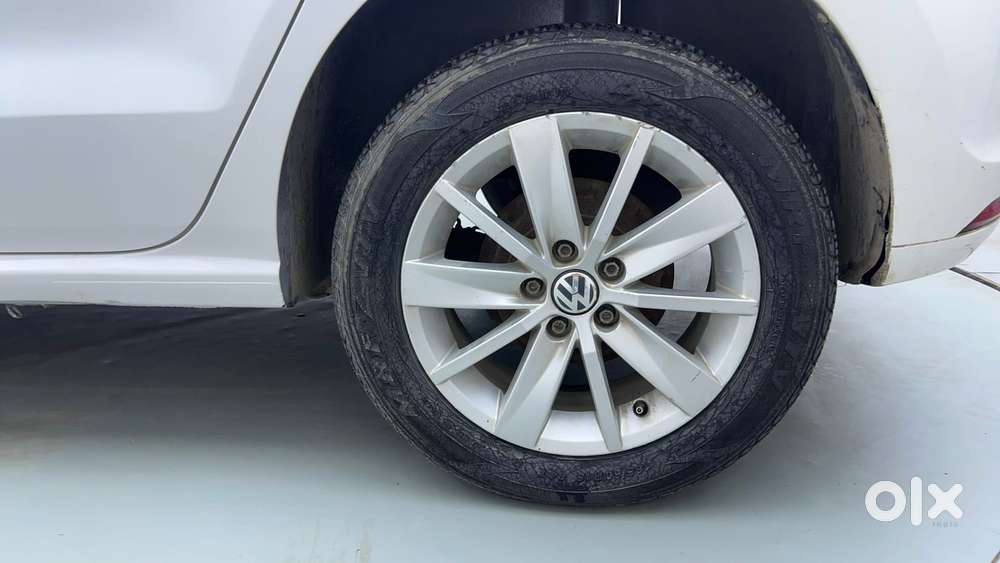 Volkswagen Polo Petrol Highline 1.2l, 2016, Petrol