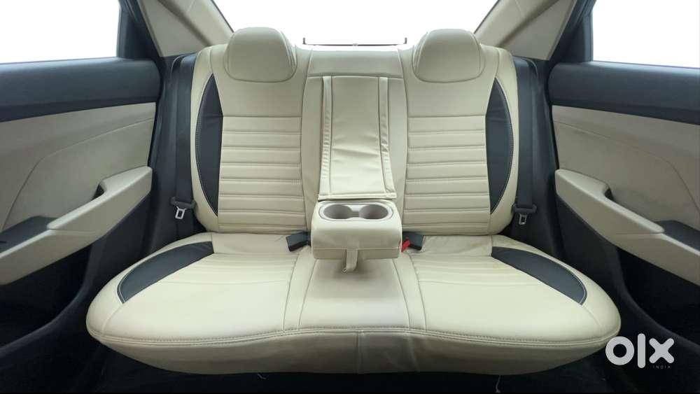 Hyundai Verna 1.5 Sx Ivt, 2023, Petrol