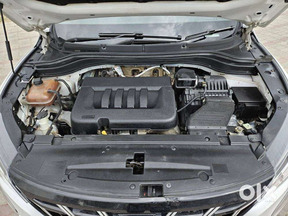 Mahindra Xuv700 2.2 Mx Diesel Mt 5 Str, 2023, Diesel