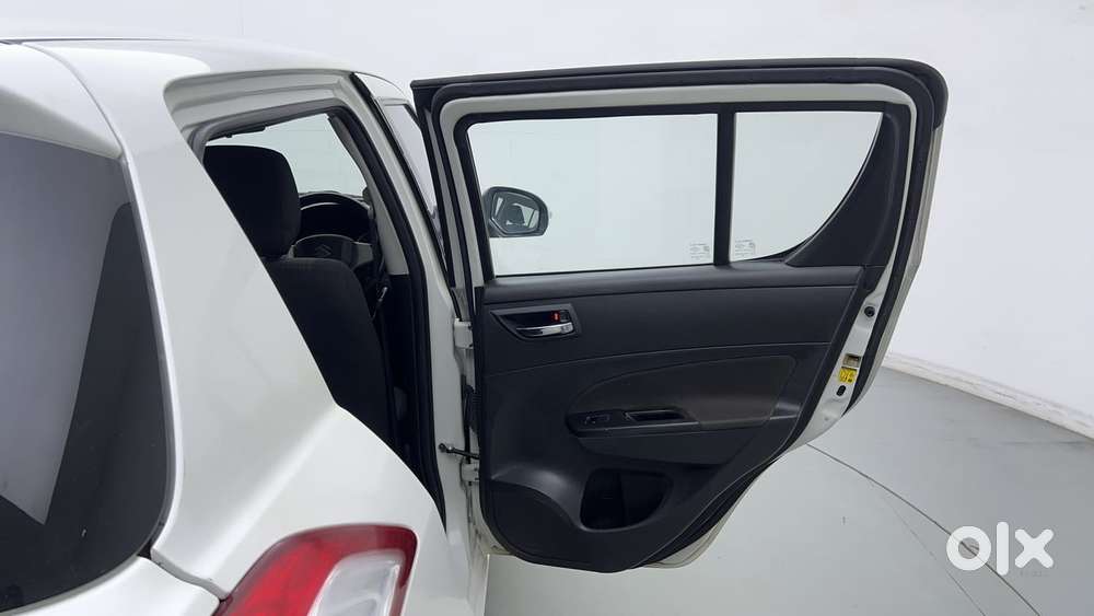 Maruti Suzuki Swift Vxi Optional, 2017, Petrol