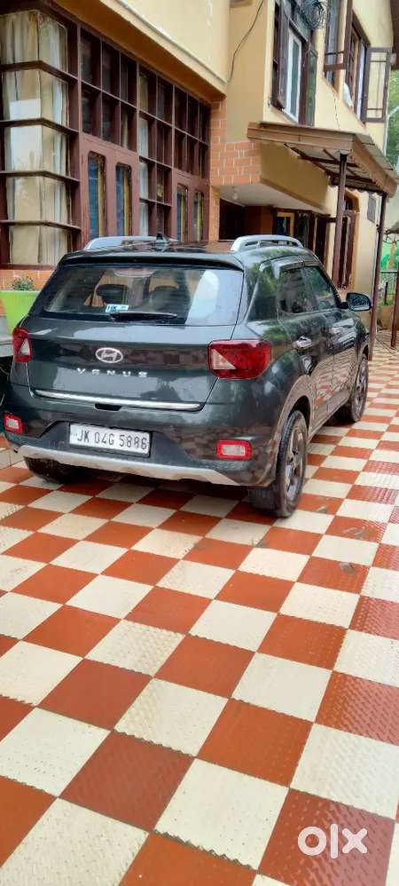 Hyundai Venue 2022 Diesel Well Maintained