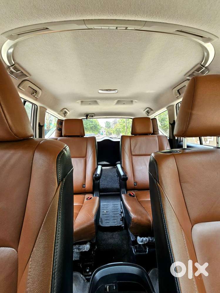 Toyota Innova Crysta 2.8z Automatic, 2016, Diesel