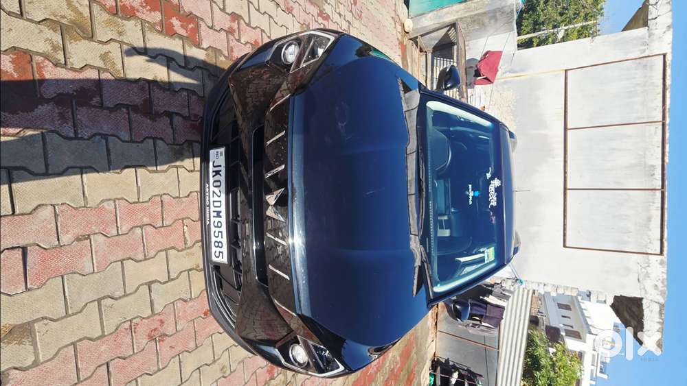 Mahindra Xuv 3xo Ax7 2nd Top Model 2024