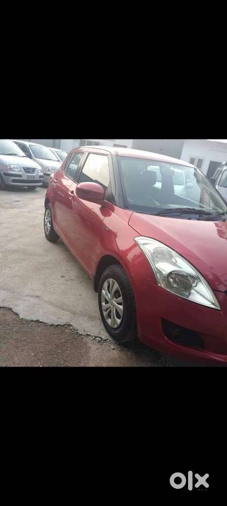Maruti Suzuki Swift Vxi + Manual, 2012, Petrol