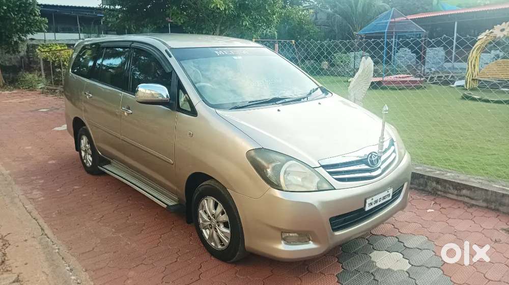 Toyota Innova 2.5 V Diesel 2011 Car For Sale