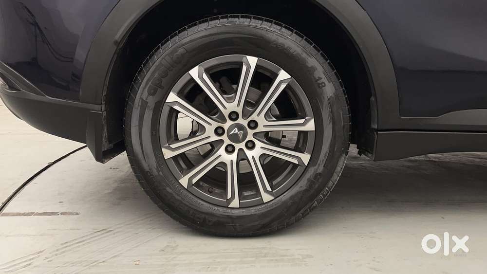 Mahindra Xuv700 2.2 Ax 7 Diesel Mt Luxury Pack Str, 2023, Diesel